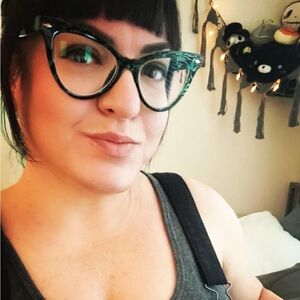 Meet your Posher, Danielle